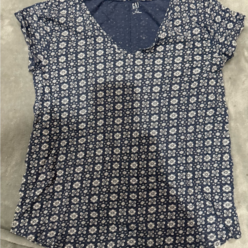 GAP Women's Navy Blue Patterned Top - Size M